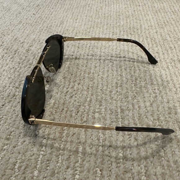 Fendi Gold-Tone and Tortoiseshell Acetate Sunglasses w/ carrying case and box. - Picture 6 of 9